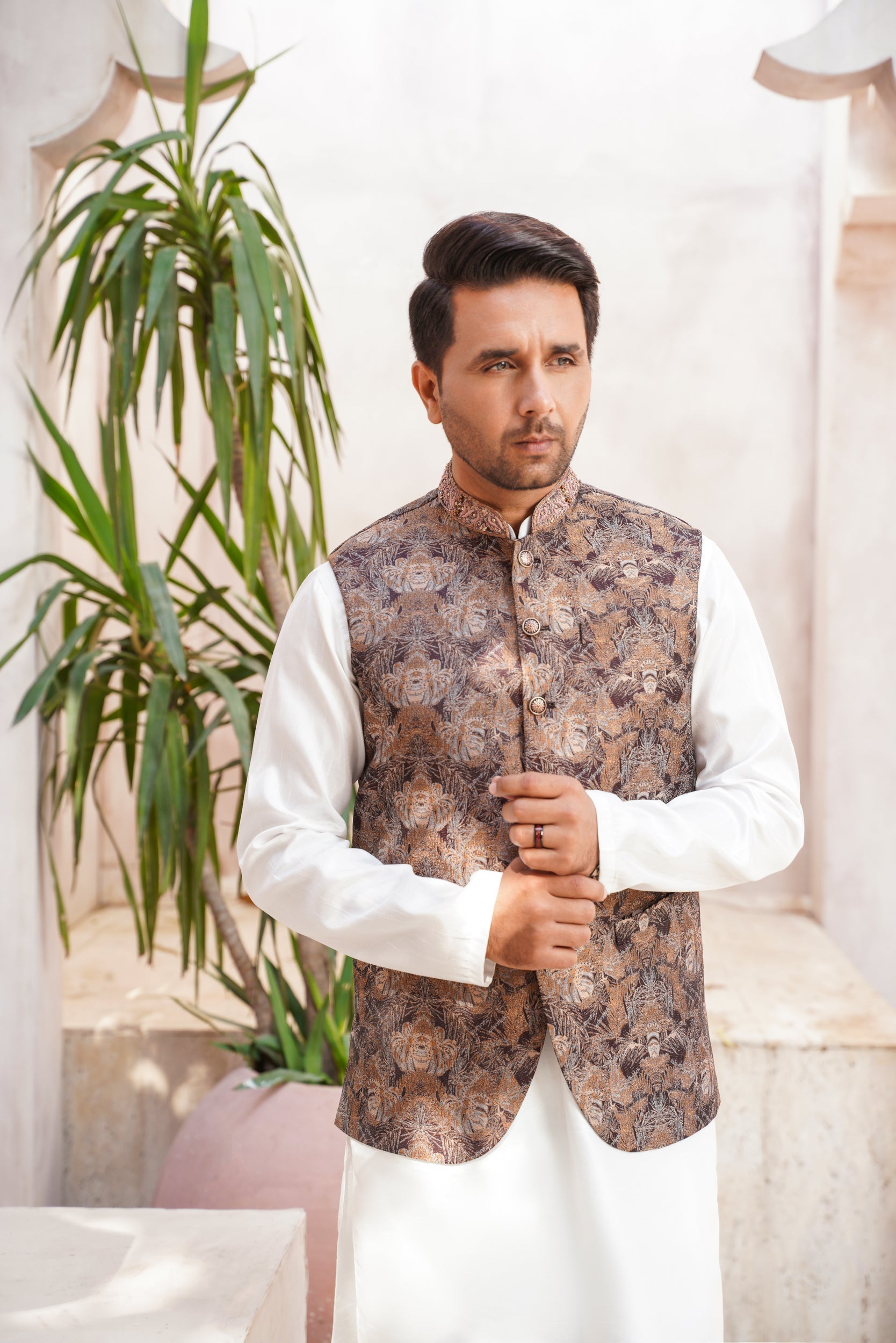 Embellished ban Brown jaquard waistcoat