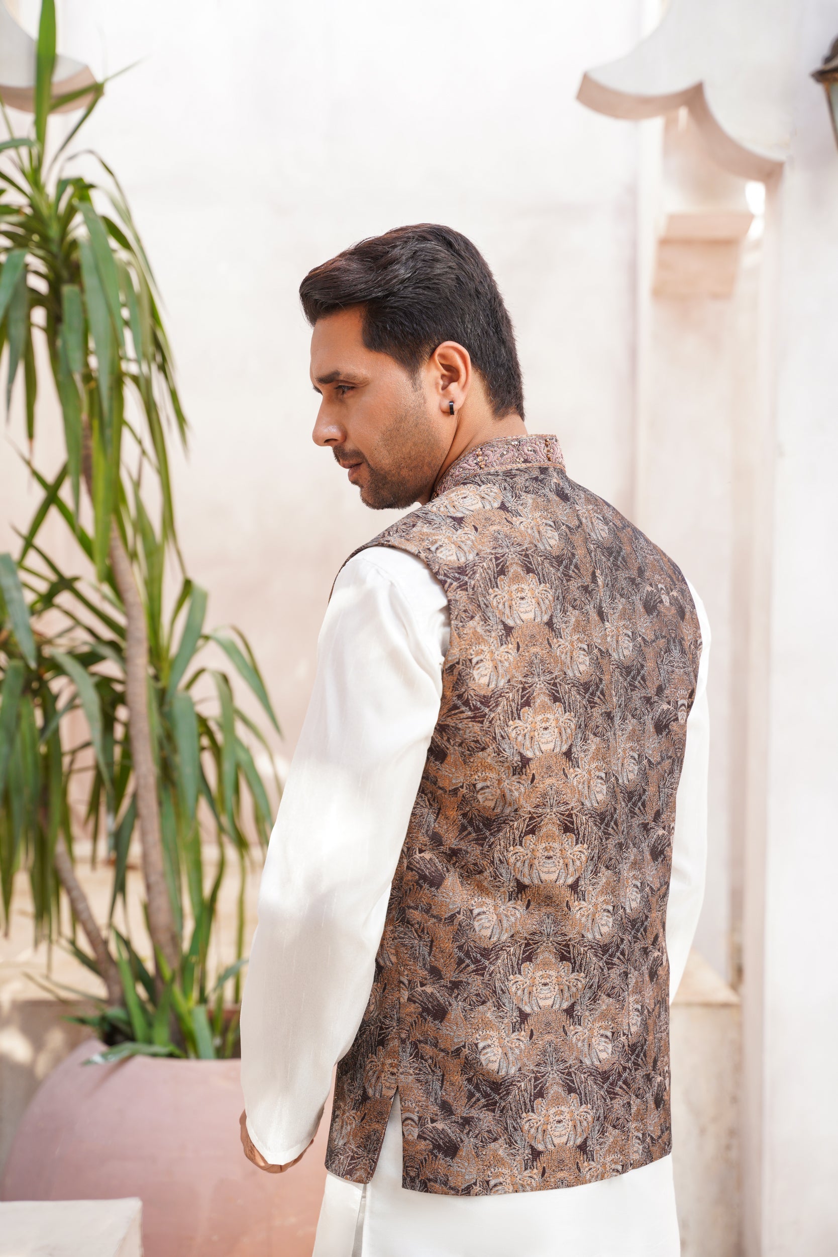 Embellished ban Brown jaquard waistcoat