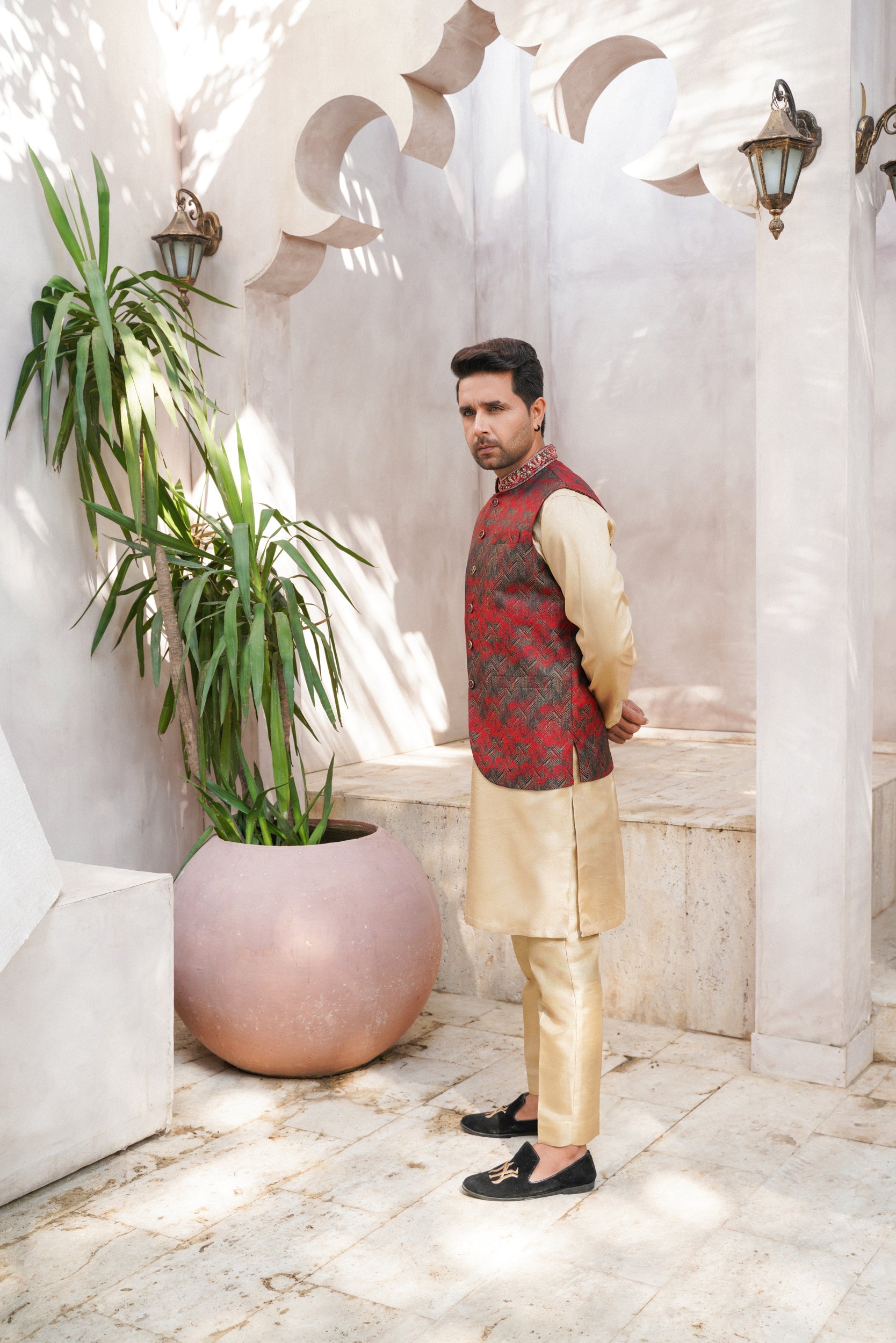 Embellished ban gary red printed waistcoat