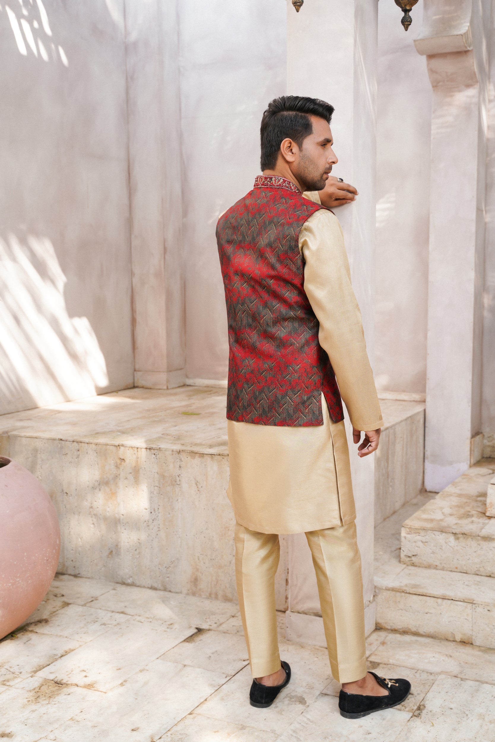 Embellished ban gary red printed waistcoat