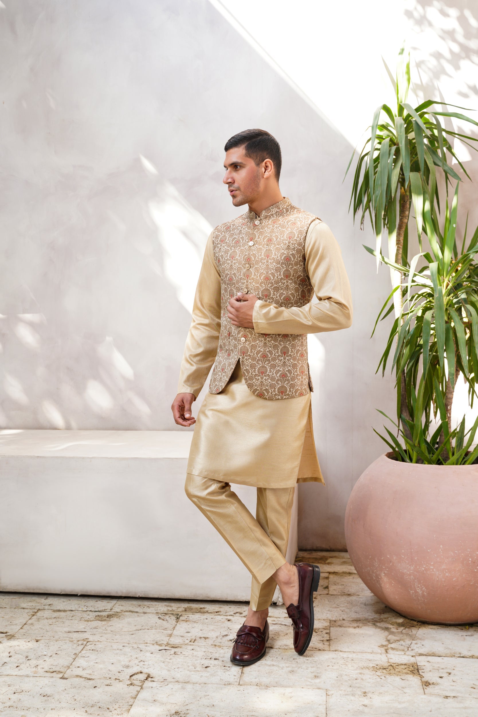 Golden self jaquard waistcoat