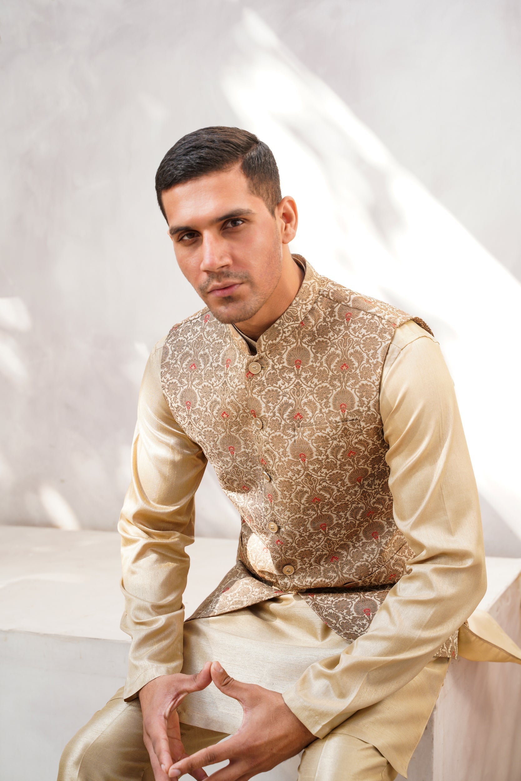 Golden self jaquard waistcoat