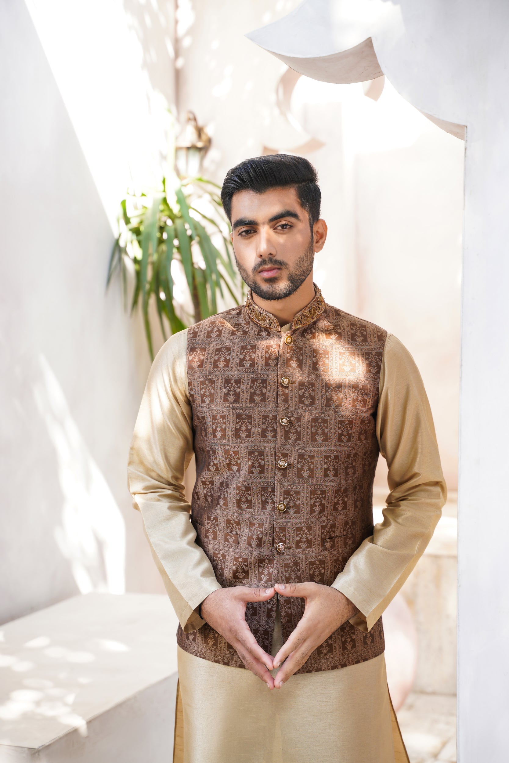 Embellished ban brown  self jaquard waistcoat