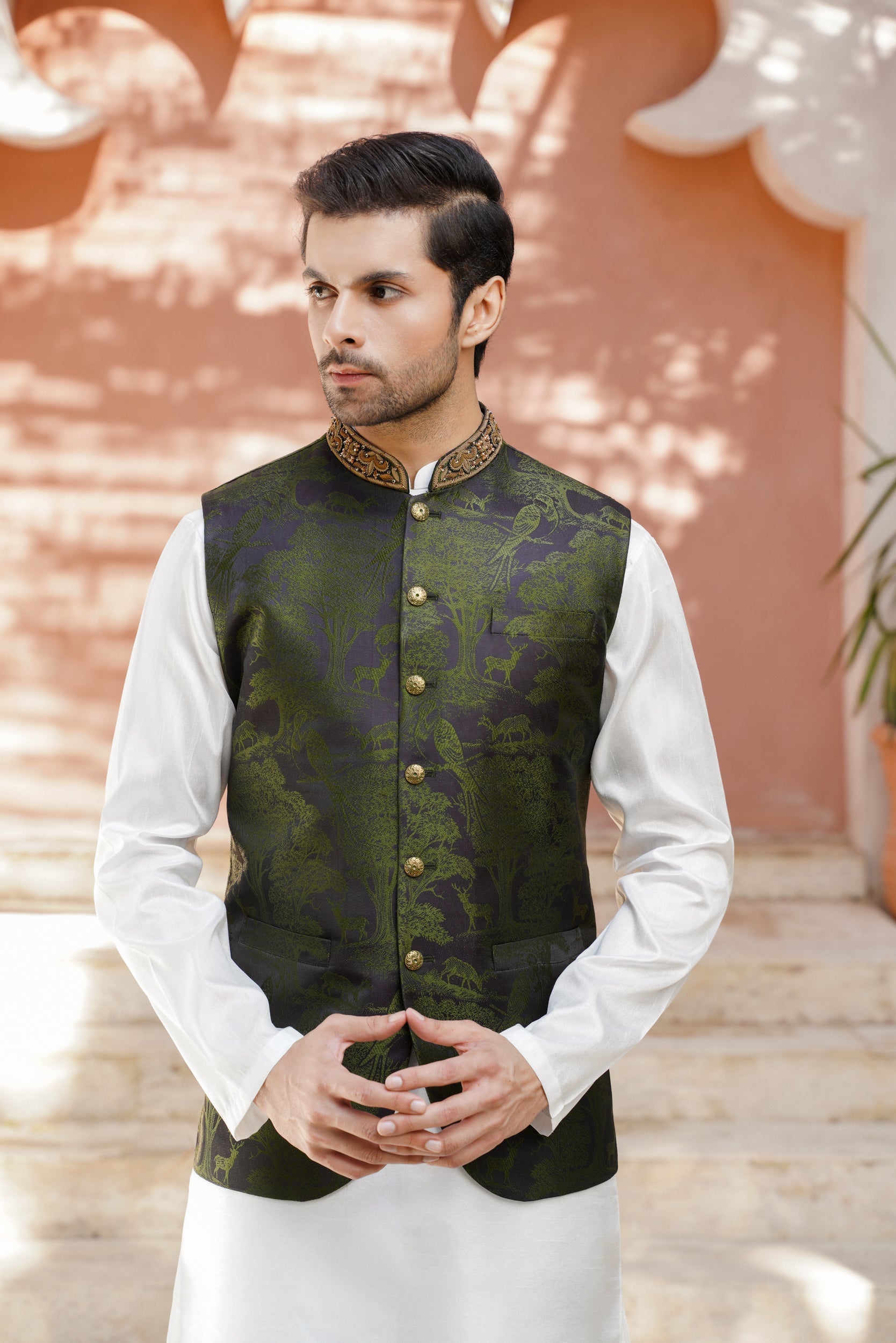 Embroidered ban floral waistcoat